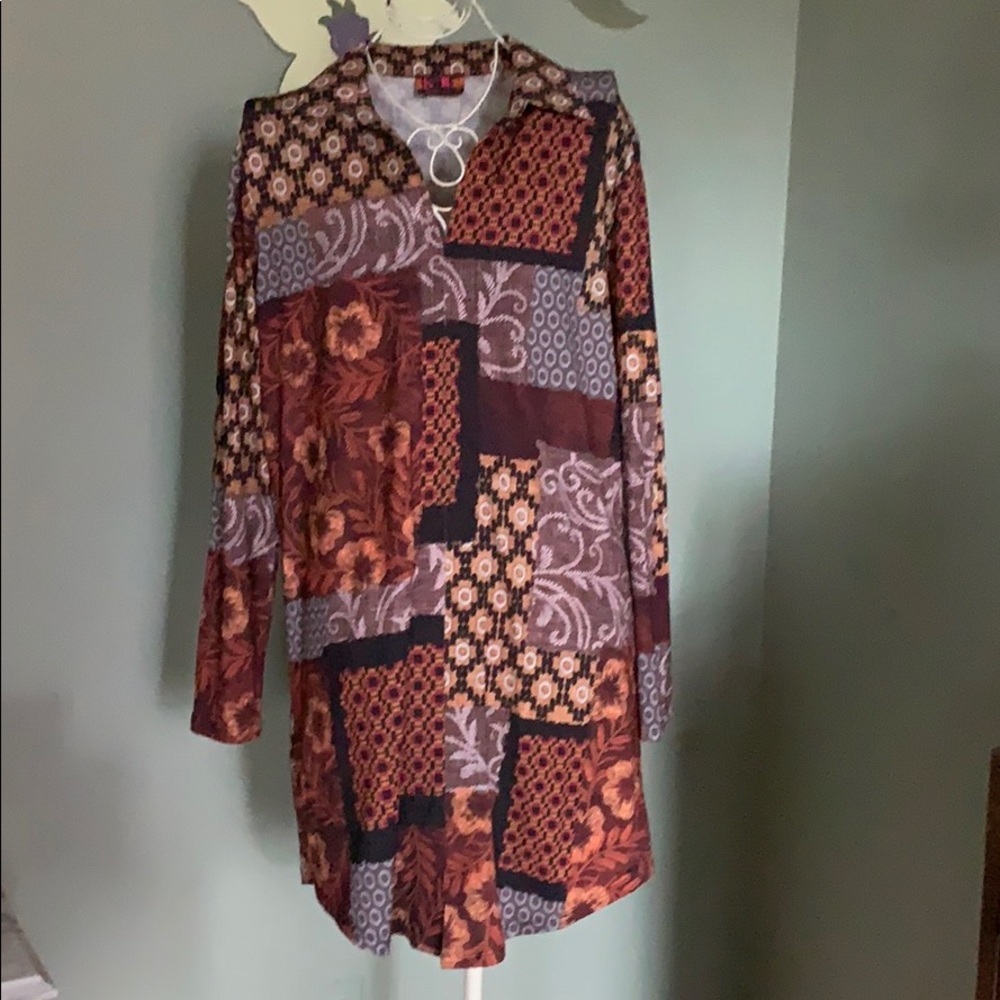 EUC Isle by Melis Medium Collared Dress